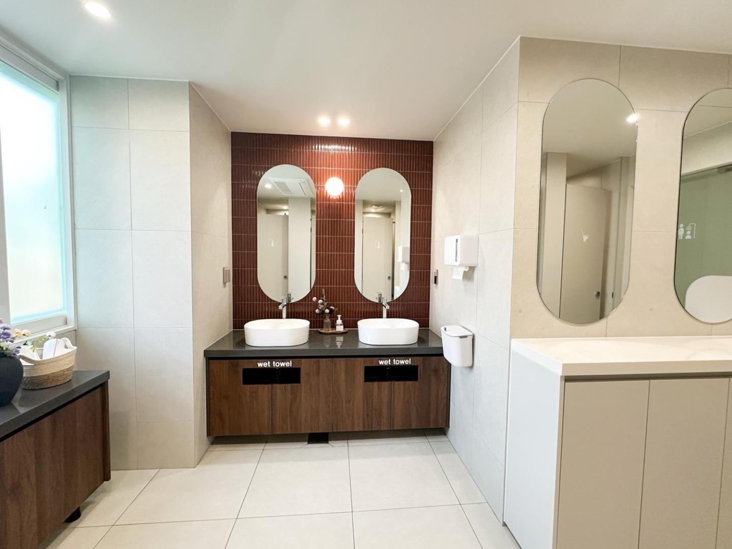 D A L Premium Capsule Hotel-woman Only * Seoul